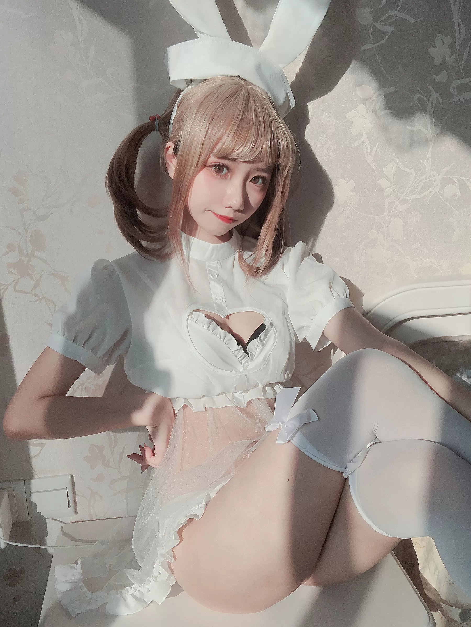 [网红COSER写真] 动漫博主果咩酱w - 兔兔护士 Vol.712875-3