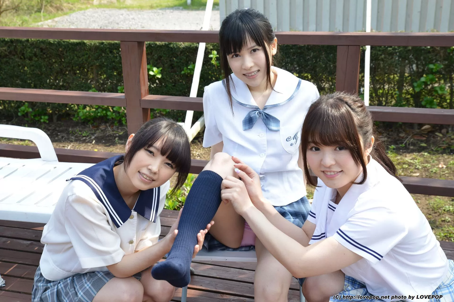 [LOVEPOP] Yua Kuramochi 仓持结爱 & Iku Natsumi 夏海いく& Yuuka Aoyama 青山佑香 Photoset 07 Vol.705675-4